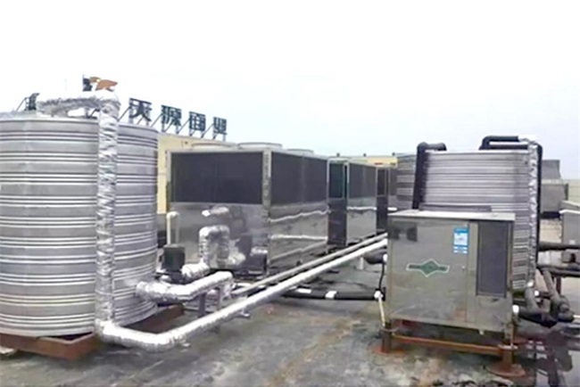 北方工厂热水工程为何“专宠”空气能热水机