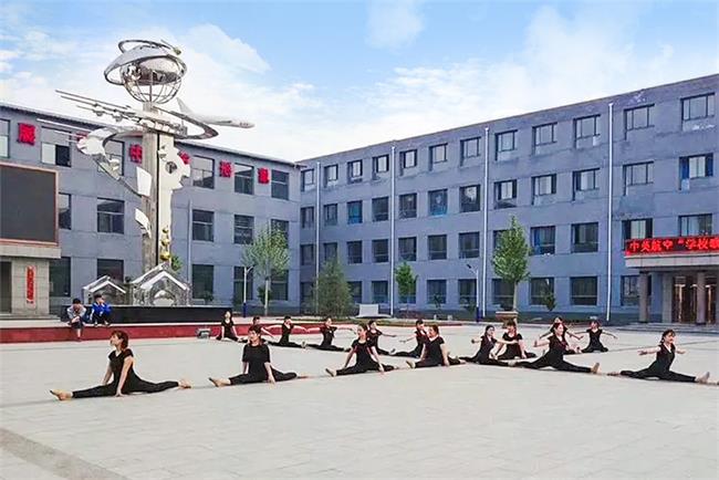 碧涞冷暖热泵走进河北校园，助力学校清洁供暖