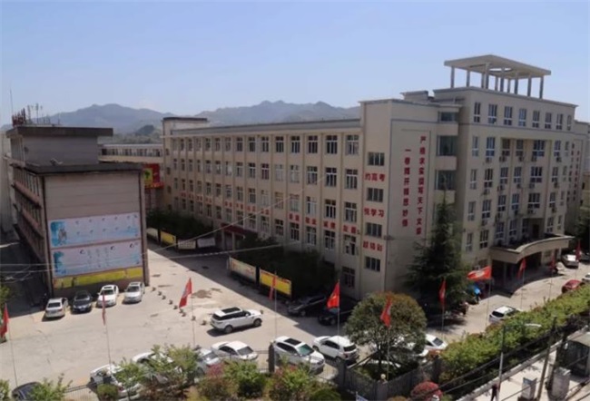 学校安装空气能热泵冷暖系统的好处有哪些