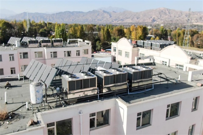 高寒地区该怎么建设小区空气能供暖工程