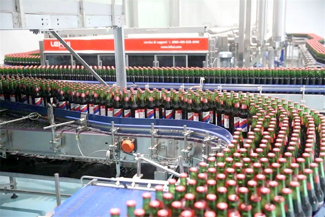 大工厂青睐的果汁饮料瓶烘干机