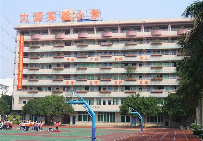 小学热水用校园空气能热水机，节能安全又舒服