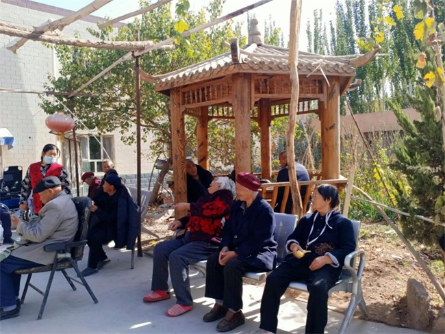 呵护老人用水安全就用全直热泵热水系统