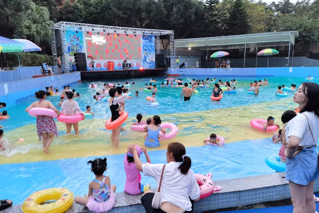 泳池恒温案例|水上乐园热水设备，可以认准碧涞空气能