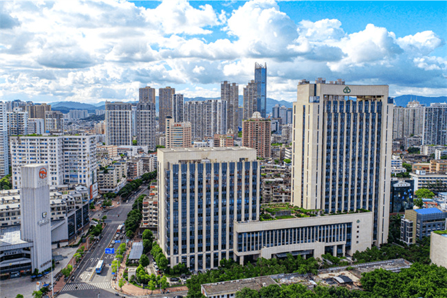 福建福州地铁大厦采用碧涞空气能热泵热水系统,推动绿色能源发展