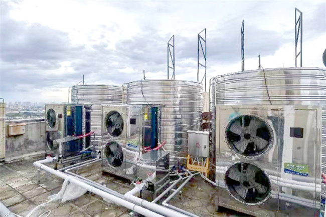 广东揭阳丽枫酒店采用碧涞高效常压直热一体机组,安装便捷,提升热水舒适度