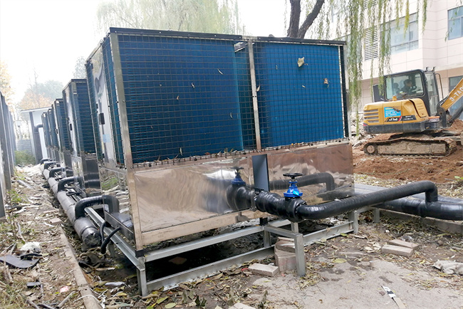 陕西西安外国语大学(长安校区)供暖项目：采用碧涞变频超低温空气能供暖机组，实现高效、环保、节能的供暖解决方案