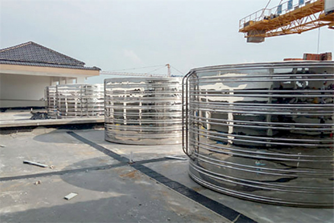 阳光国际学校安装碧涞直热式热泵热水系统：环保、节能、安全的典范