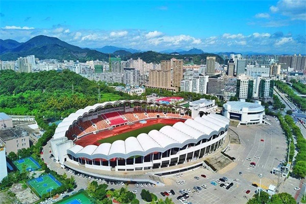 体育中心用空气能热泵热水机，安全又节能