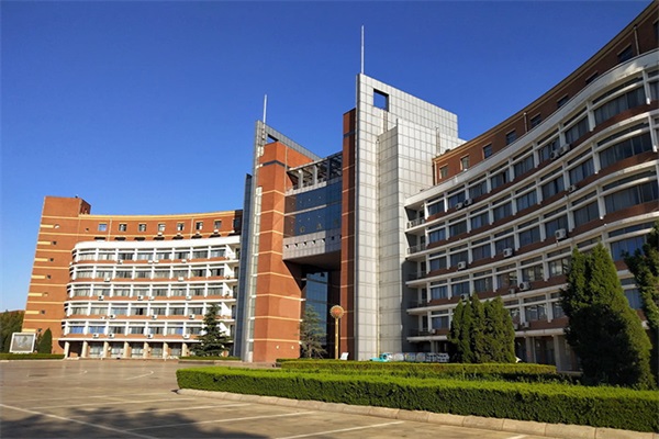 山东学校空气能热泵工程