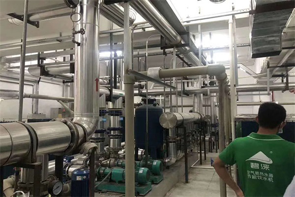 打造高端度假村恒温泳池就用空气源热泵