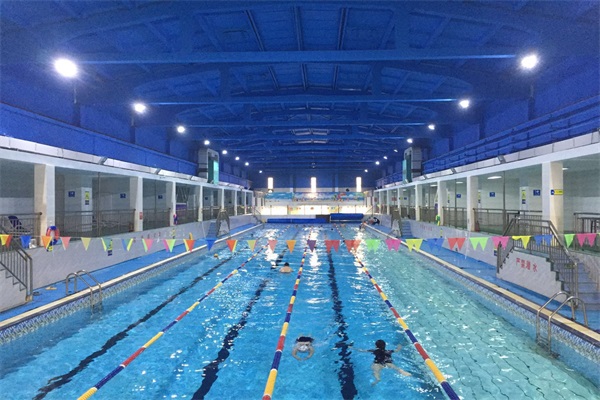 恒温游泳馆青睐的泳池热泵有哪些优势