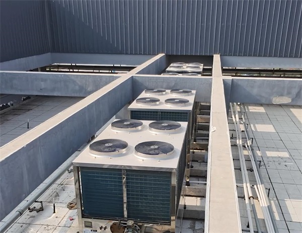 河北消防队使用的空气能热水机组