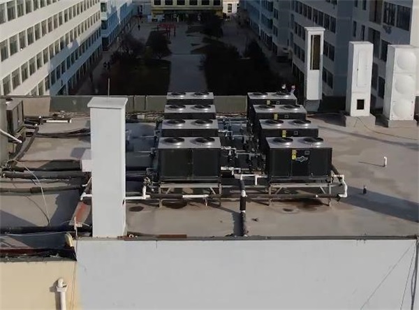 学校热水选直热空气能热泵，学生家长都满意